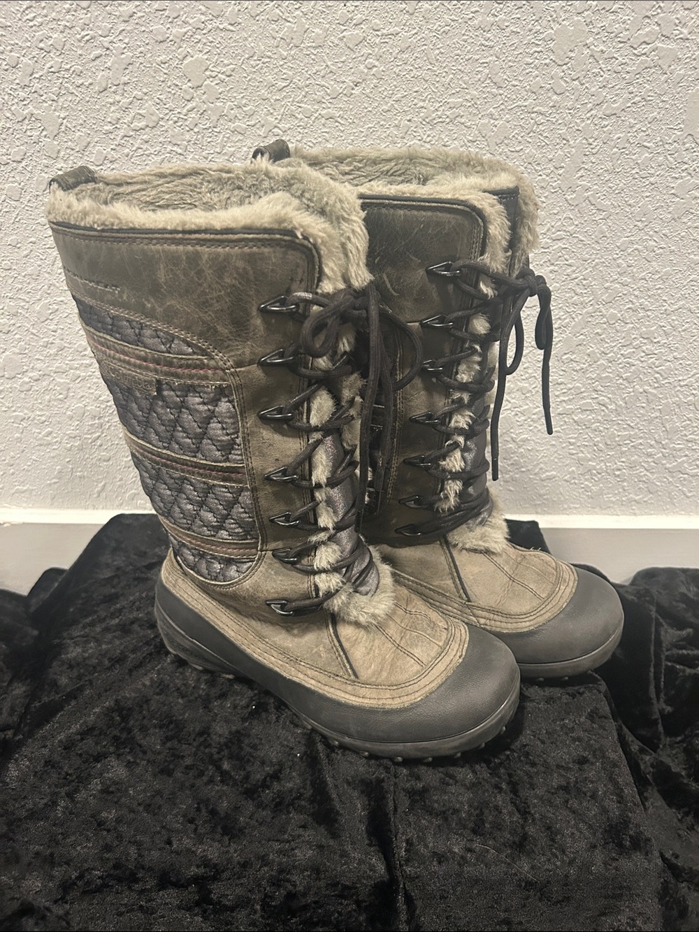 Columbia Heather Canyon Omni heat Boots 6